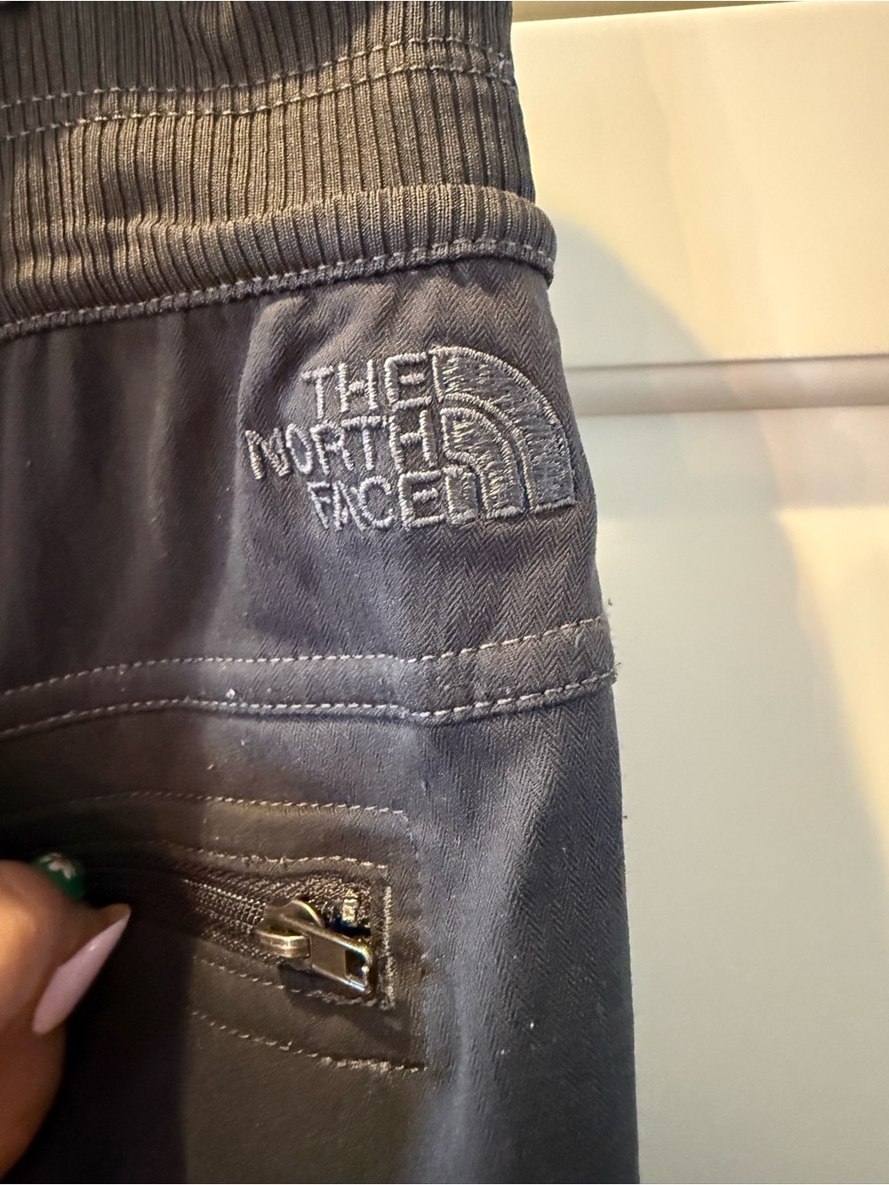 Northface Women’s  Black Drawstring Active Pants XL - Picture 4 of 6